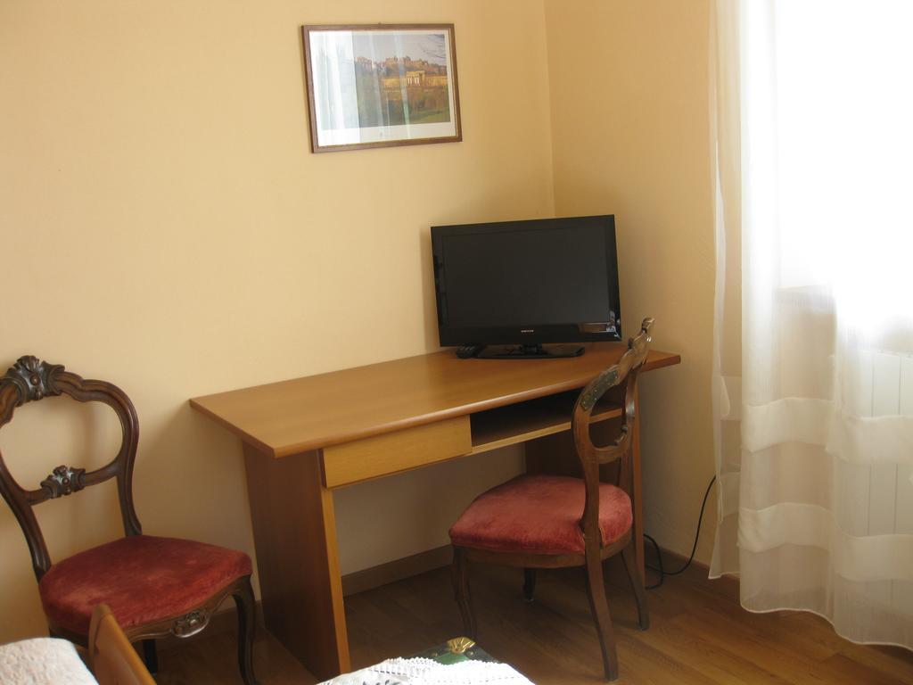 B&B Garden Solto Collina Bilik gambar